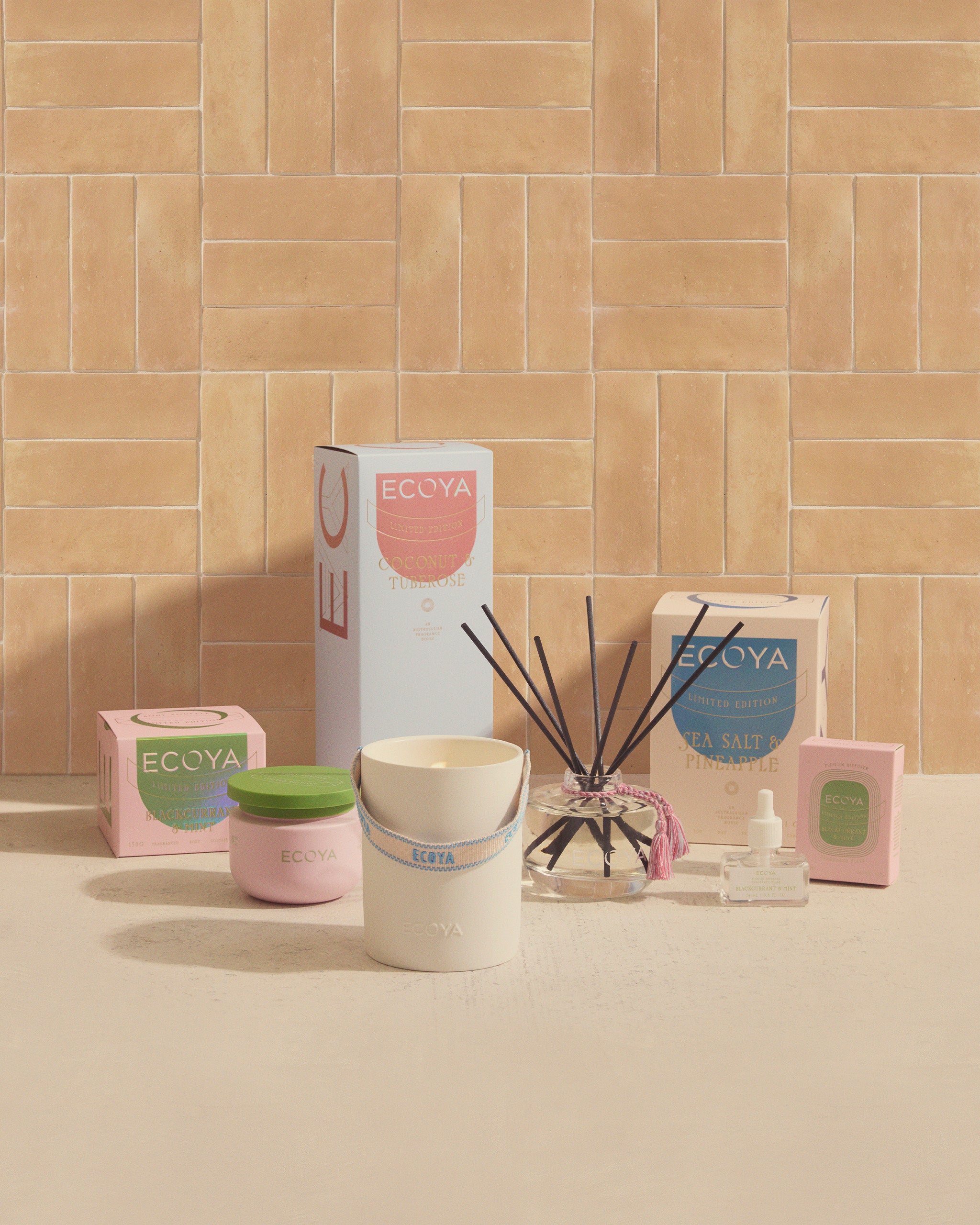 Sea Salt & Pineapple Ceramic Candle | High Summer Collection | ECOYA
